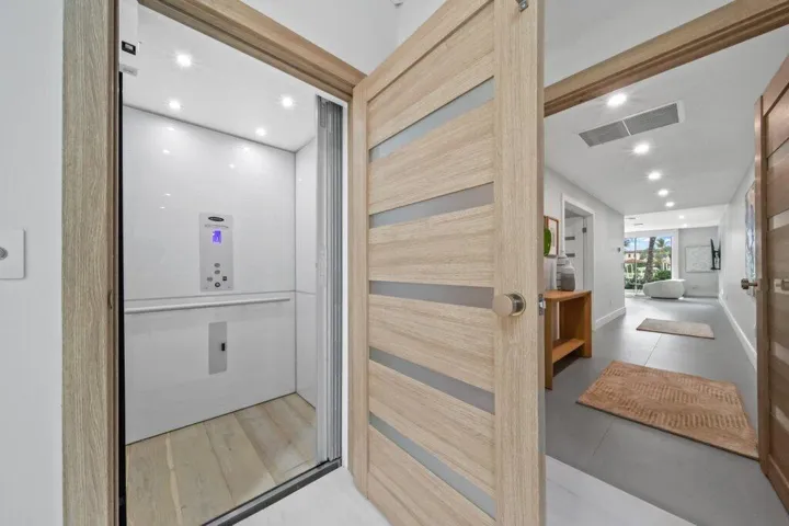 elevator1.jpg-SMALL