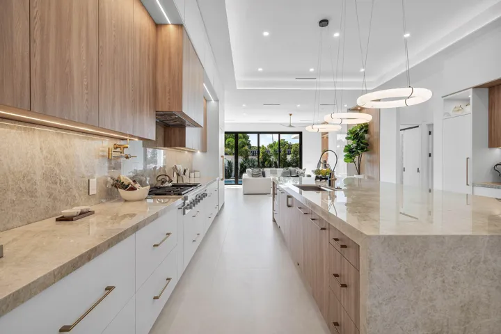 014-696HastingsStreet-BocaRaton-FL-33487