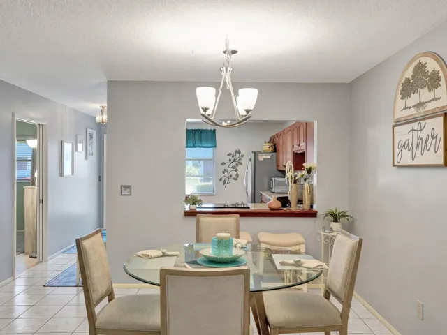 39-web-or-mls-DSC07991 2886 Fernley Dr E