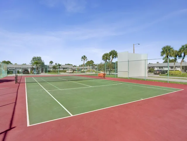 48-web-or-mls-DSC08018 2886 Fernley Dr E