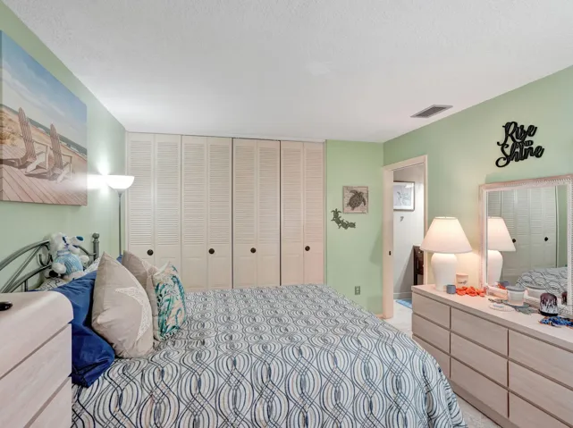 21-web-or-mls-DSC07937 2886 Fernley Dr E