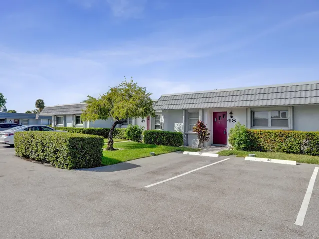 5-web-or-mls-DSC08027 2886 Fernley Dr E