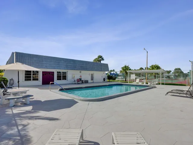 46-web-or-mls-DSC08012 2886 Fernley Dr E