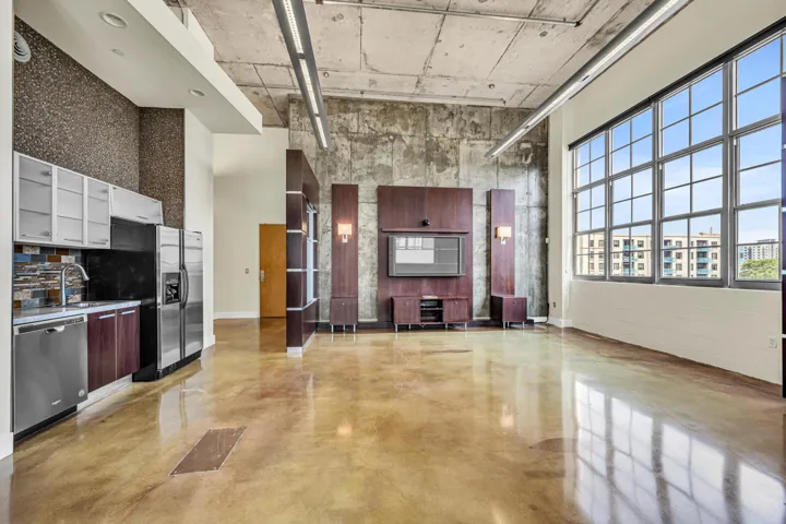 435 N ANDREWS #401-1