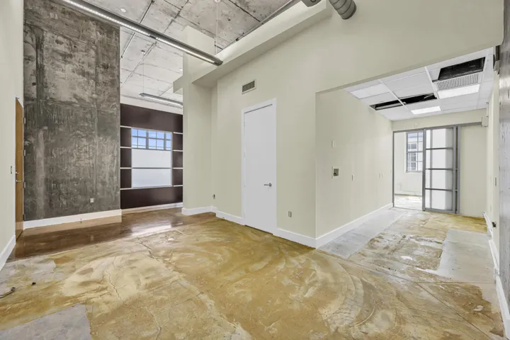 435 N ANDREWS #401-8