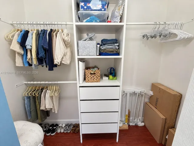 Closet Bedroom 2