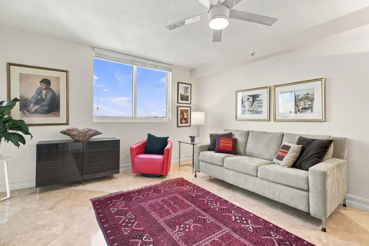 20-web-or-mls-2001-n-ocean-blvd-1102