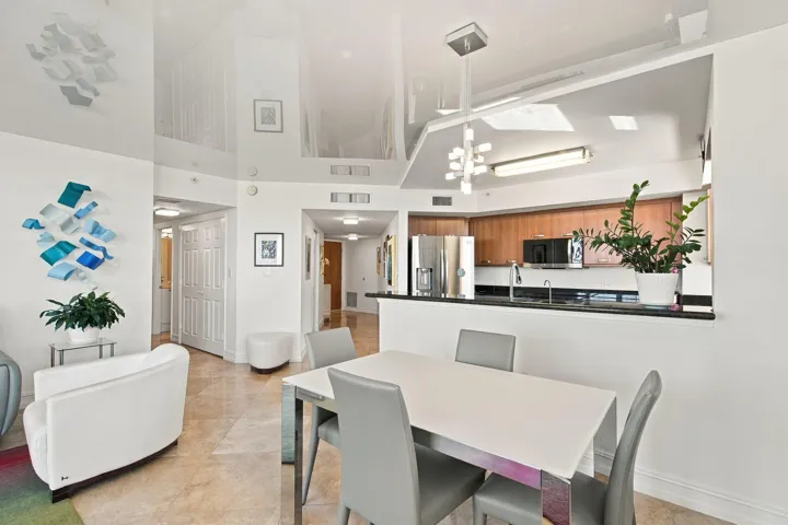 10-web-or-mls-2001-n-ocean-blvd-1102