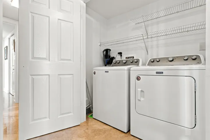 23-web-or-mls-2001-n-ocean-blvd-1102