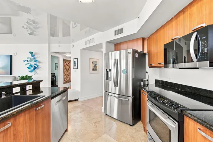 14-web-or-mls-2001-n-ocean-blvd-1102