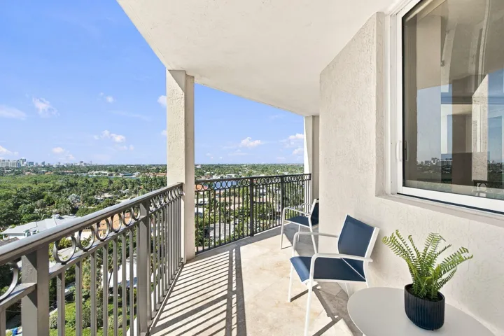 27-web-or-mls-2001-n-ocean-blvd-1102