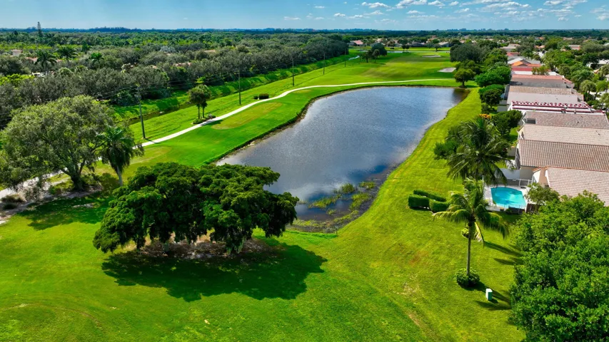26_Lake_and_golf-course_aerial