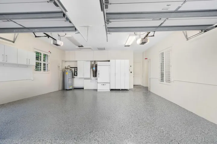 37 - Garage