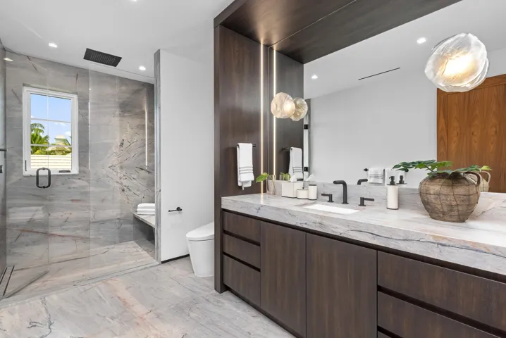 43 - Primary Bath 2