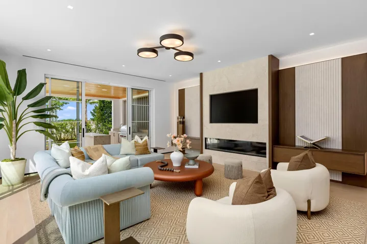 33 - Family Room