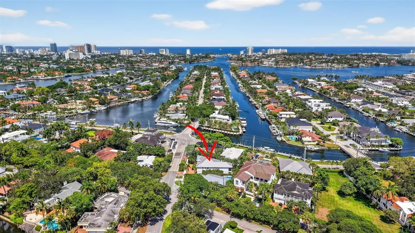 Location lifestyle and the charm of Rio Vista nestled within one of Fort Lauderdale‘s most desirable neighborhoods this exceptional residence enjoys a covenant setting, surrounded by beautiful homes, picture of waterways and unstable character of this established community a wonderful opportunity to experience the best of South Florida living in the heart of it all