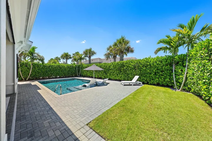 12471 Nautilus Cir-32