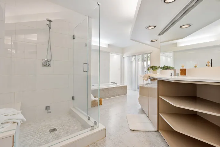 3241 NE 56th Ct_034