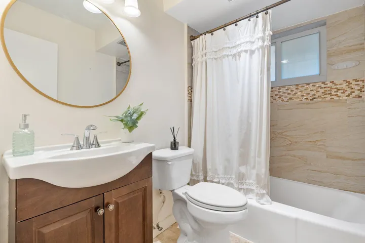 3241 NE 56th Ct_040