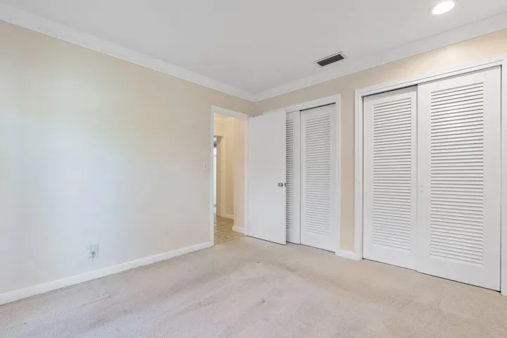 3241 NE 56th Ct_042