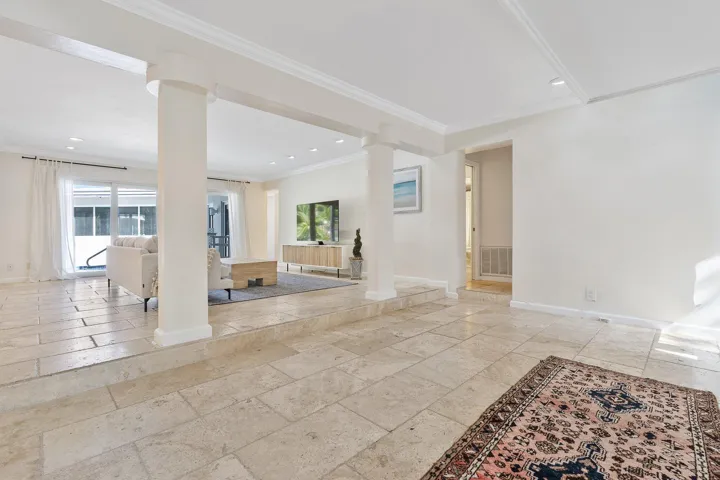 3241 NE 56th Ct_007