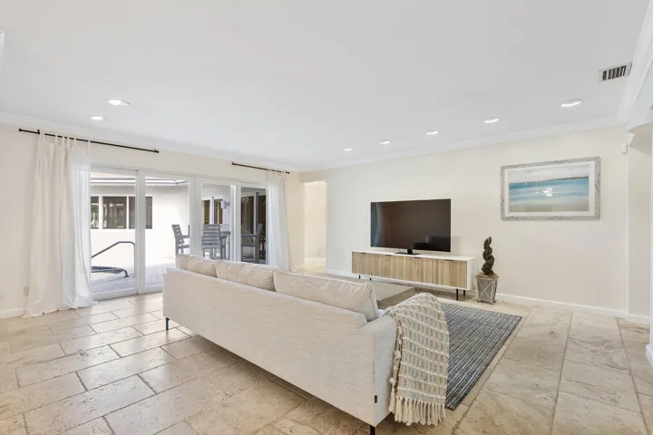 3241 NE 56th Ct_011