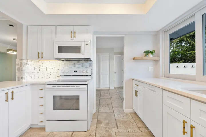 3241 NE 56th Ct_021