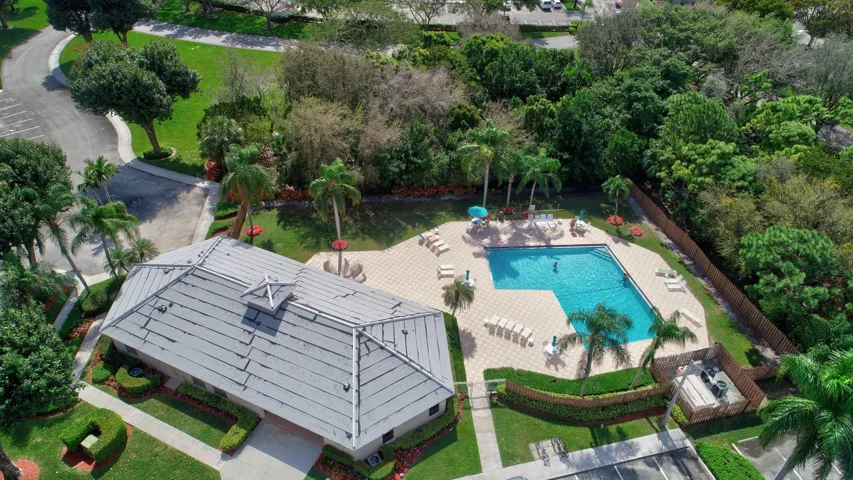 2nd Pool & Club Houe