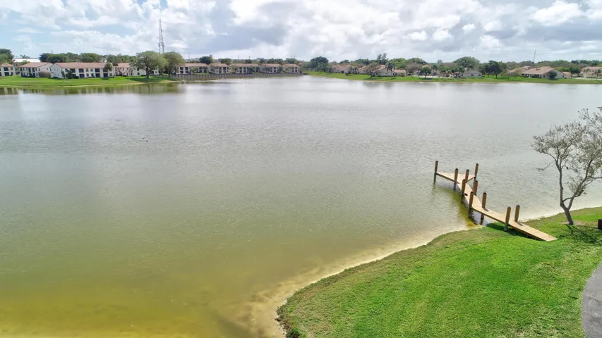 Lake Windwood