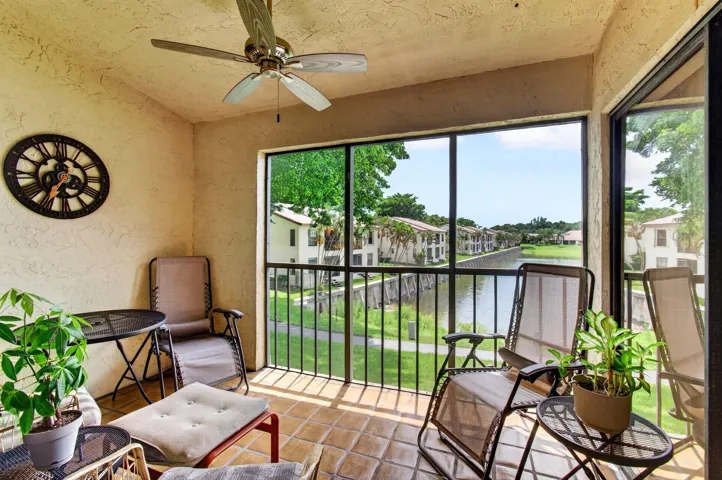 330 Palmwood #208