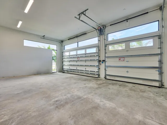 3 Car Garage