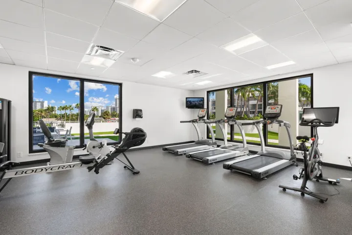 27-web-or-mls-3015 N Ocean Blvd 5F Fort