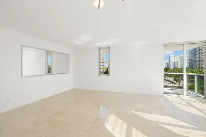18-web-or-mls-3015 N Ocean Blvd 5F Fort