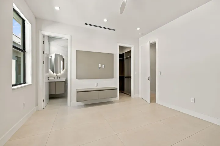 27-web-or-mls-1015-ne-3rd-st