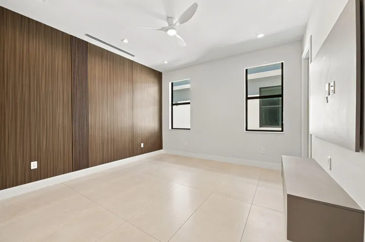 26-web-or-mls-1015-ne-3rd-st
