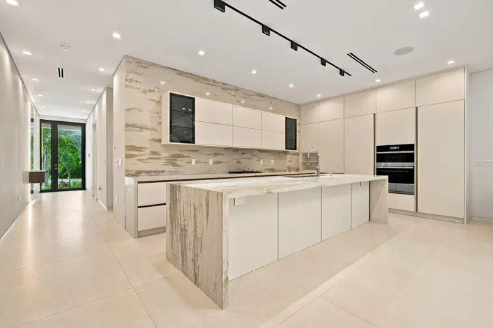 8-web-or-mls-1015-ne-3rd-st