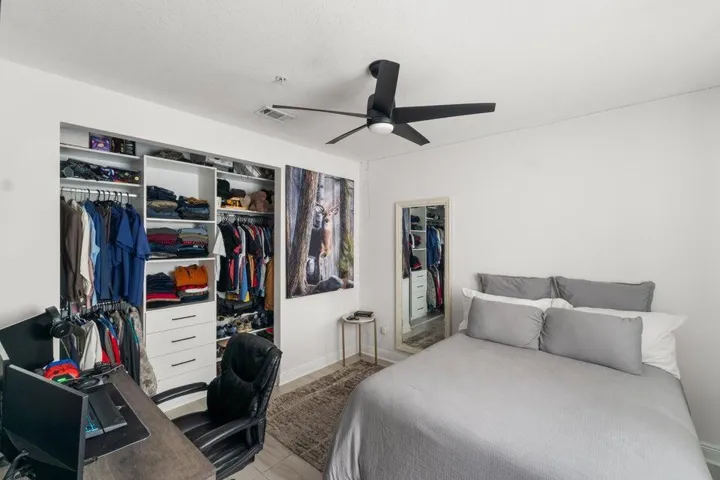 Main Floor Bedroom Pic 2