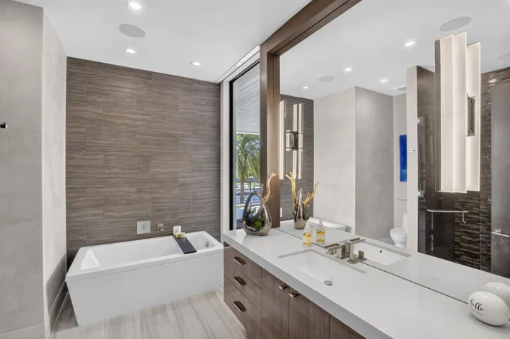 121_1-Royal-Palm-Real-Estate-Photography