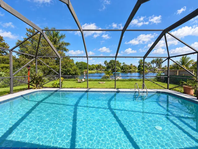 PoolMiddle