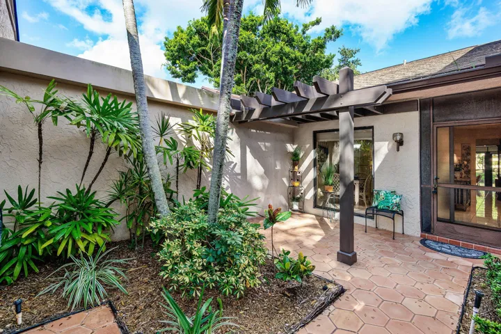 Private Courtyard