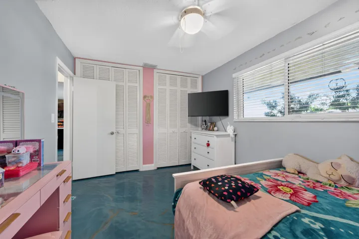 2nd bedroom