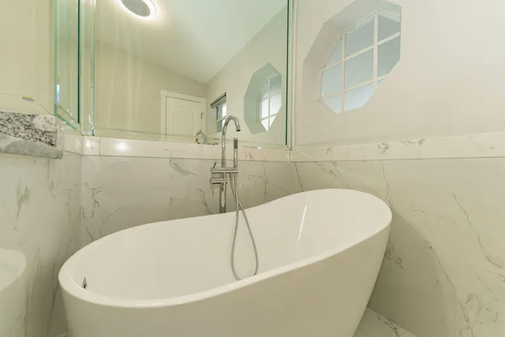 Huge soaking tub