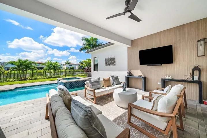 069-8550CrystalDownsAvenue-BocaRaton-FL-