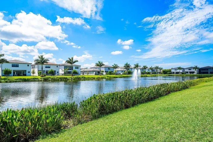 079-8550CrystalDownsAvenue-BocaRaton-FL-