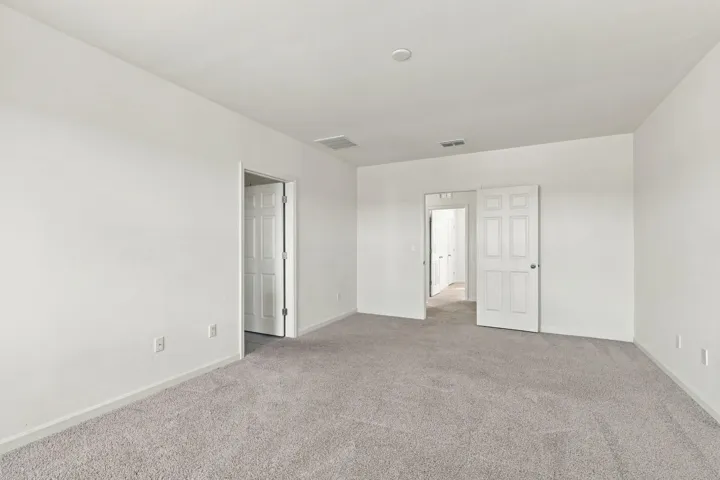 18_primary bedroom
