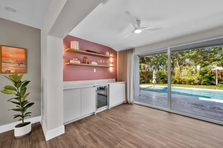 1011 SE 2nd Ave Pompano Beach 00018