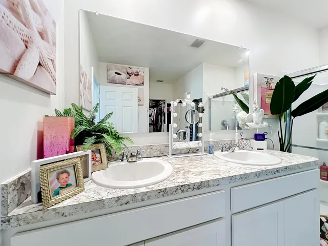 Master bath 2