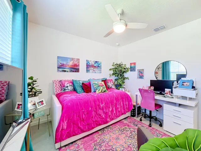 Pink bedroom 2