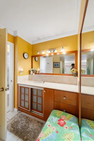 Makeup vanity