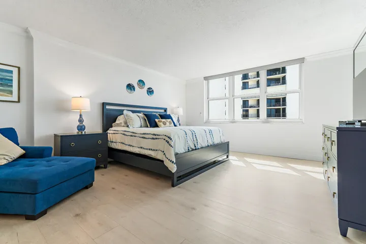 071-5440NOceanDr-PH205-SingerIsland-FULL